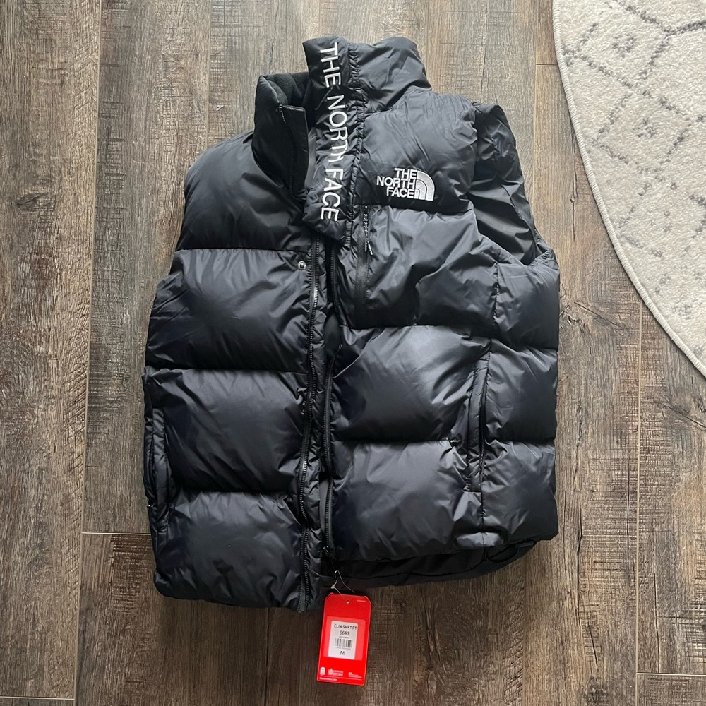 NWT black north face vest